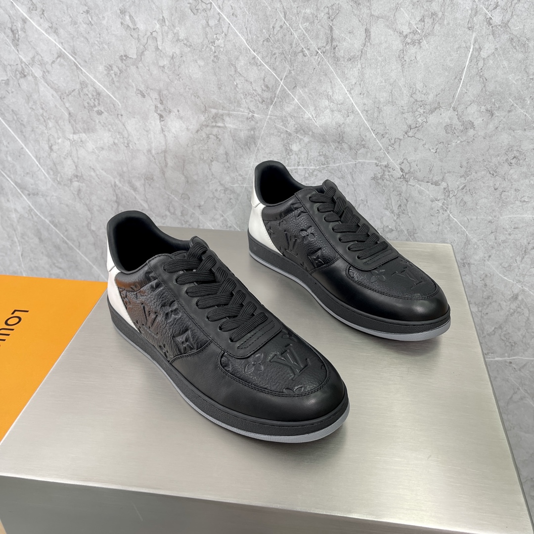 LOUIS VUITTON Rivoli