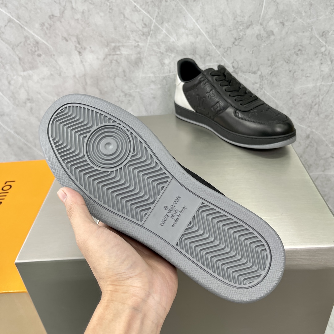 LOUIS VUITTON Rivoli