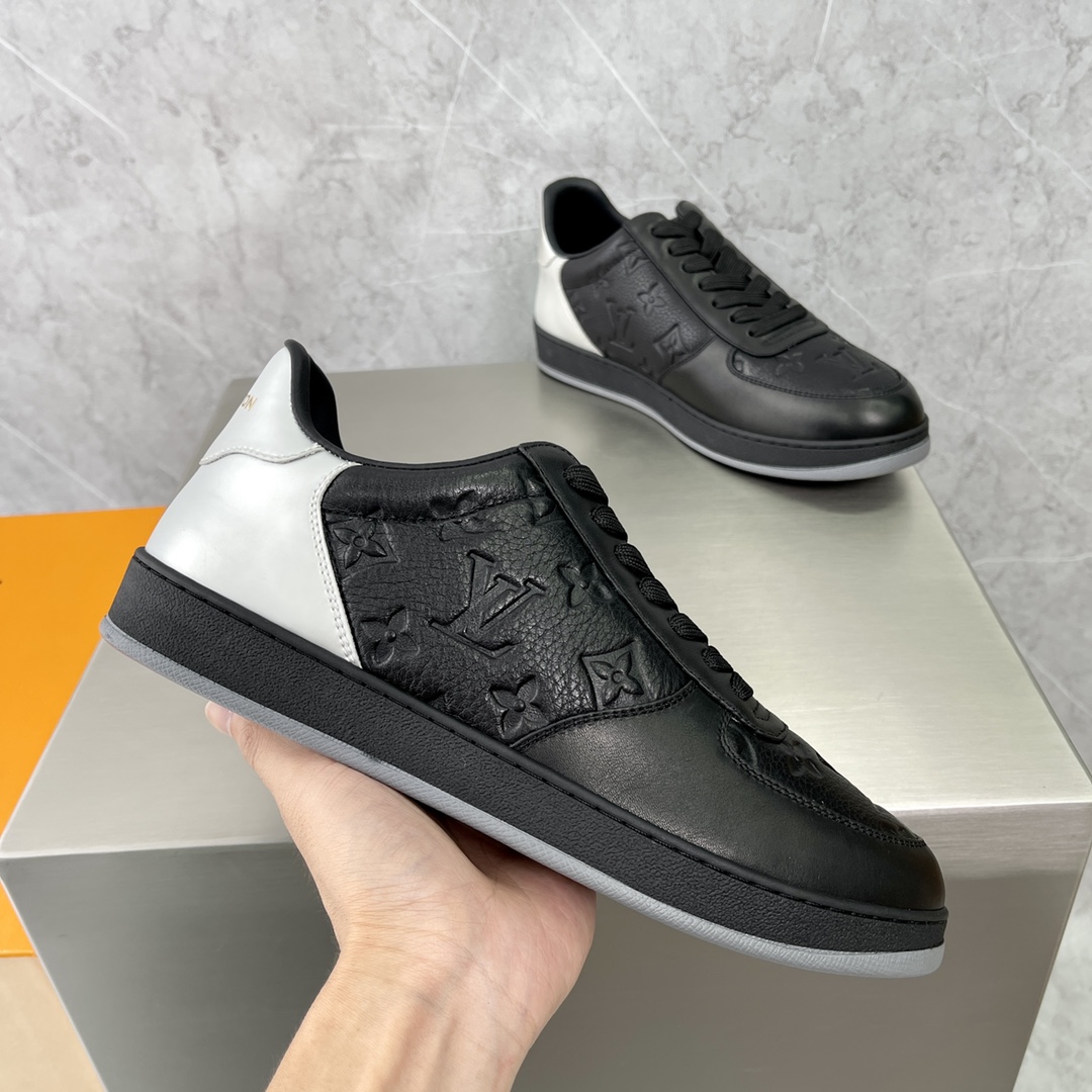 LOUIS VUITTON Rivoli