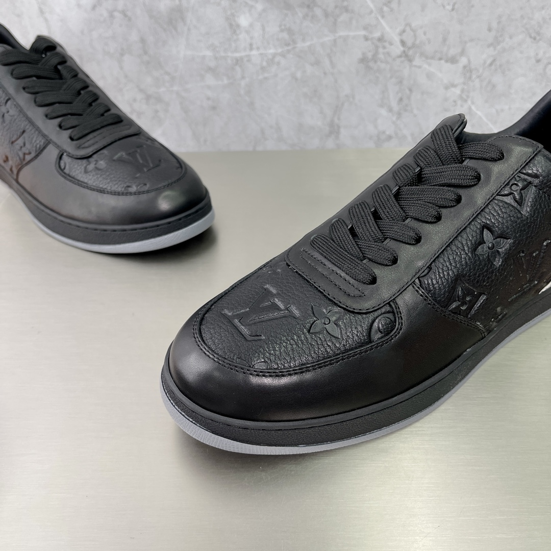 LOUIS VUITTON Rivoli