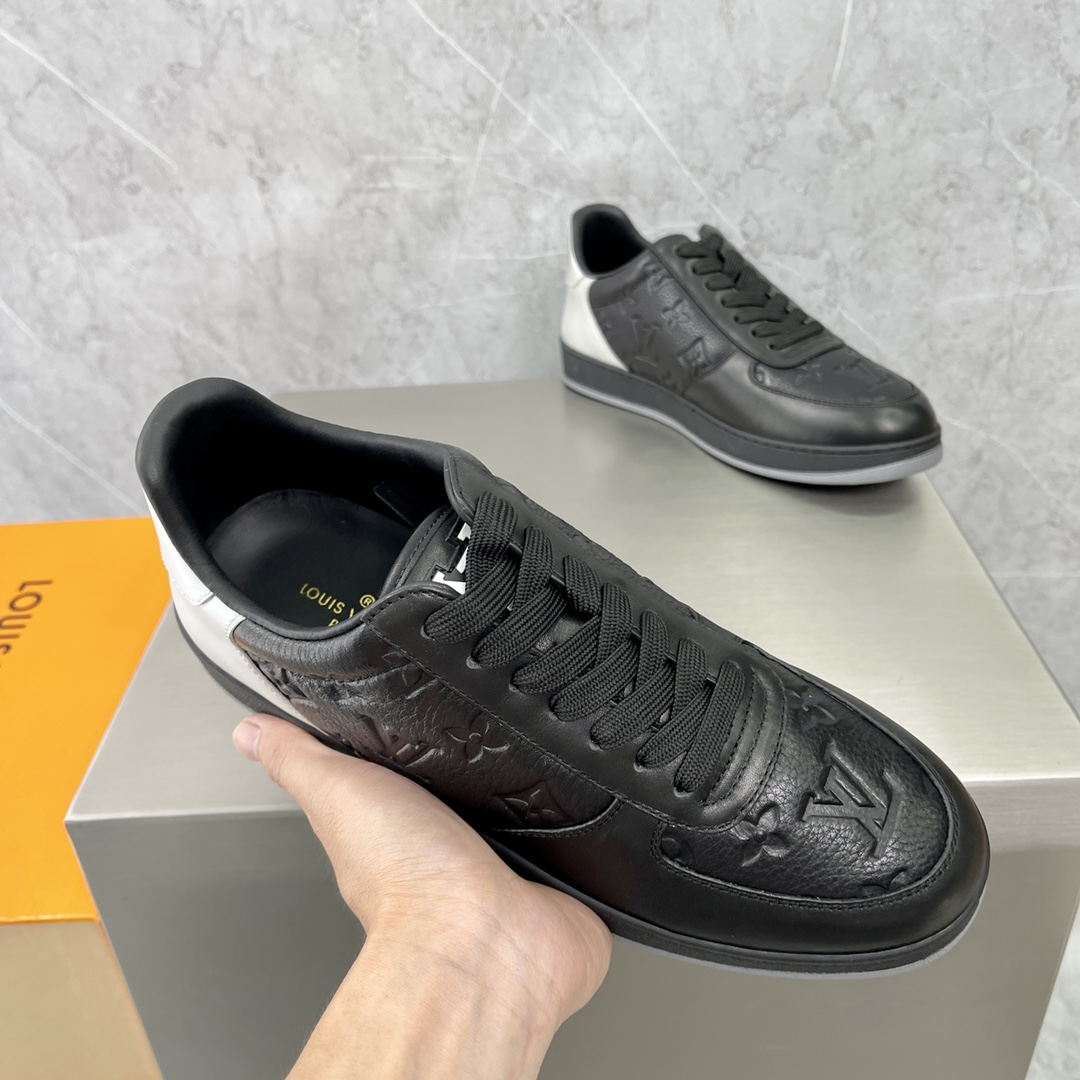 LOUIS VUITTON Rivoli