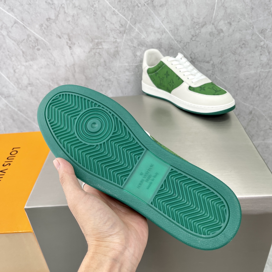 LOUIS VUITTON Rivoli