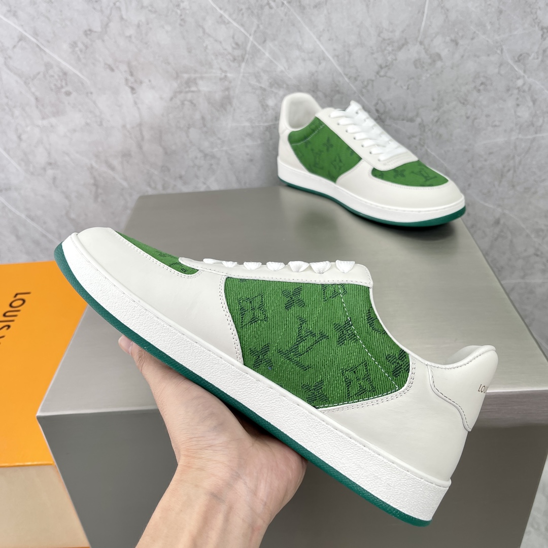 LOUIS VUITTON Rivoli