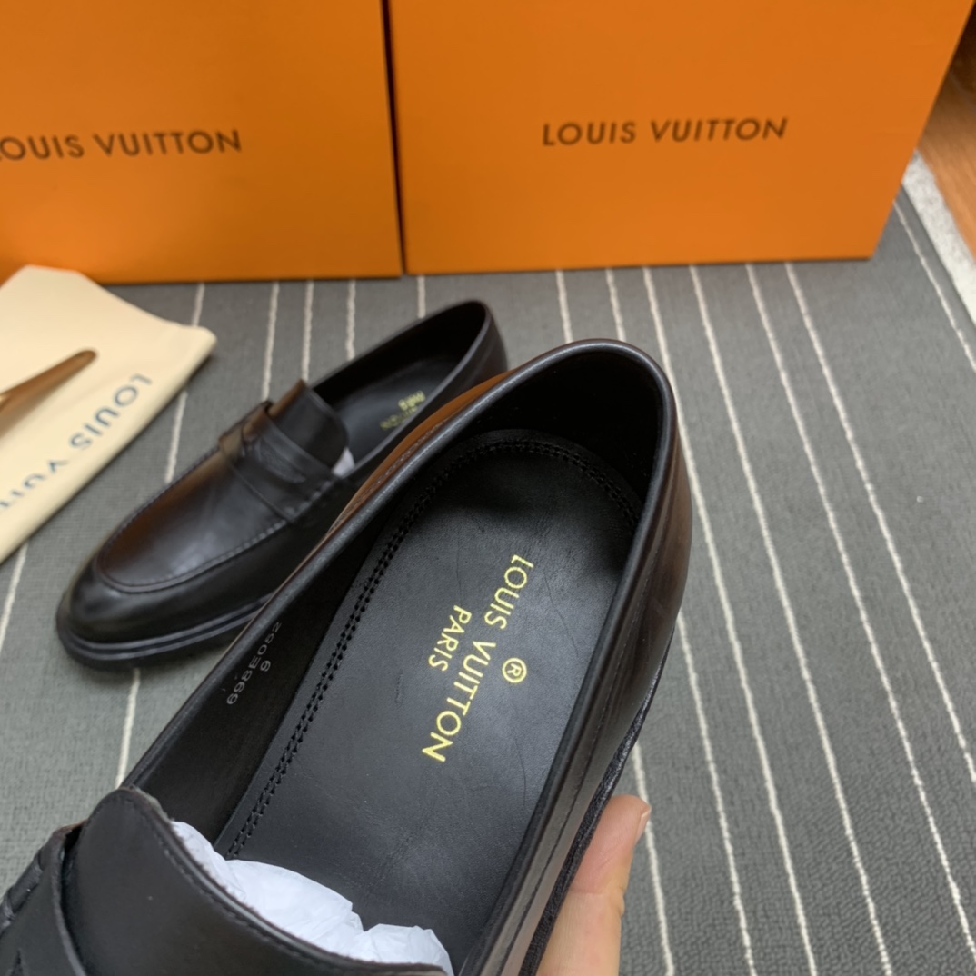 LOUIS VUITTON SHOES 