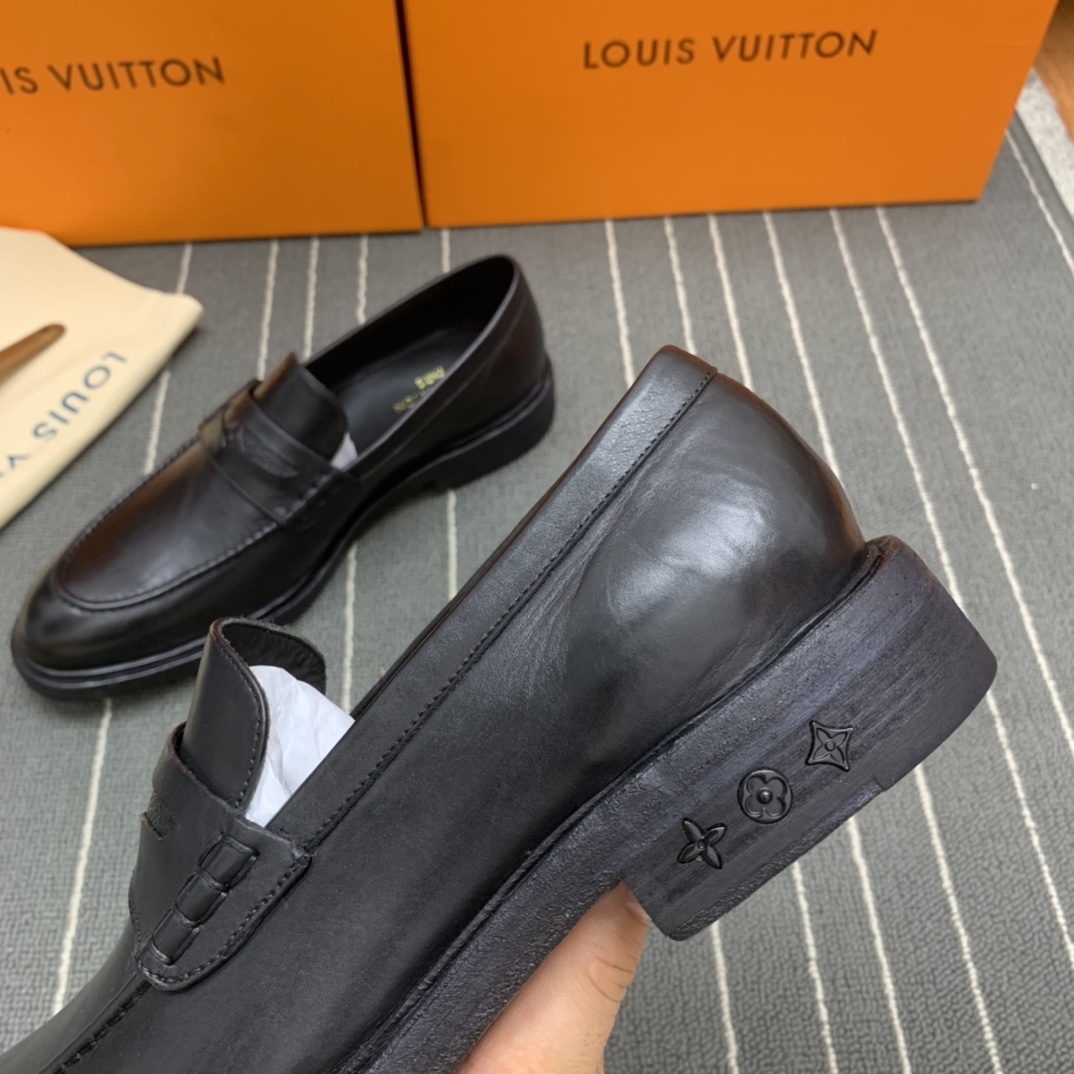 LOUIS VUITTON SHOES 