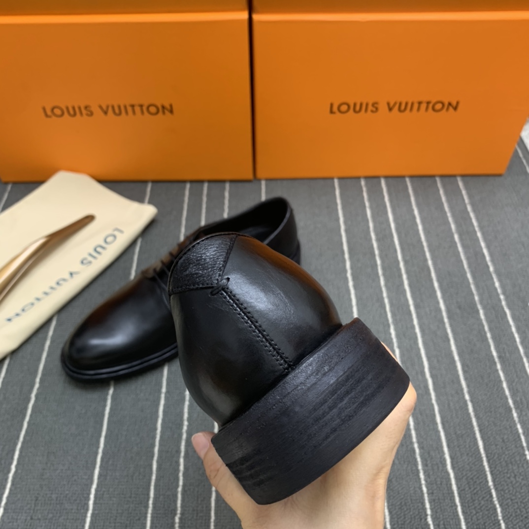 LOUIS VUITTON SHOES 
