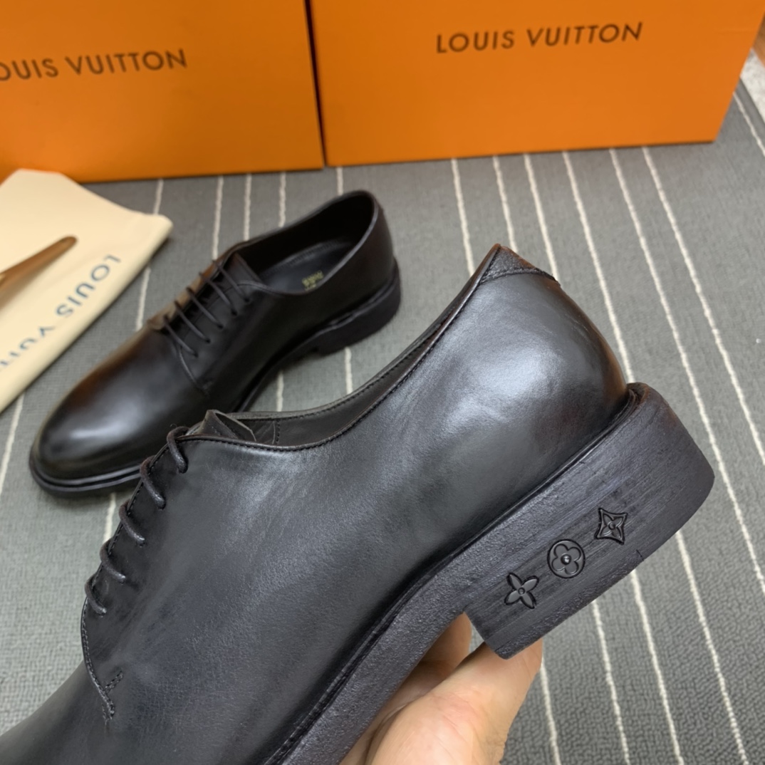 LOUIS VUITTON SHOES 