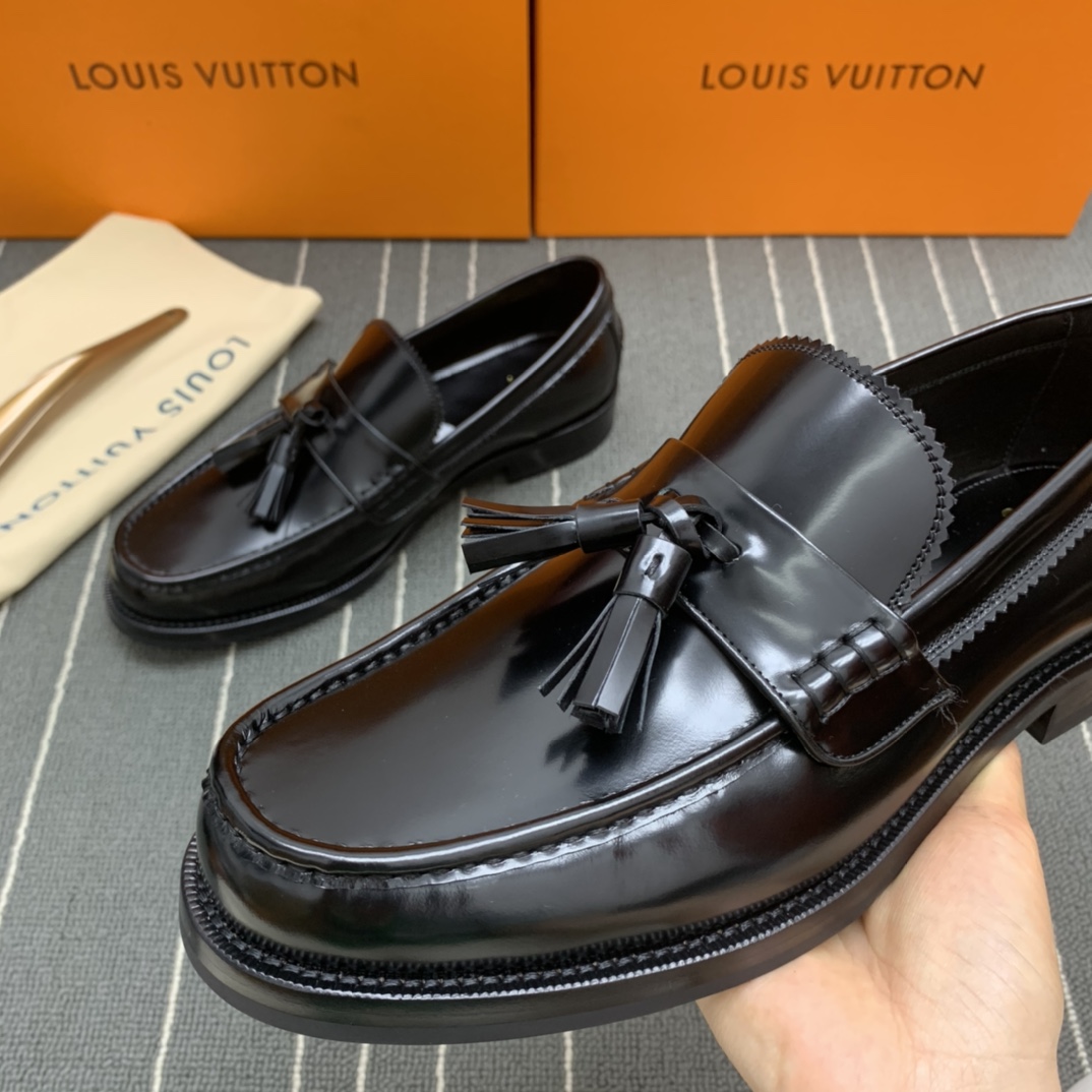 LOUIS VUITTON SHOES 