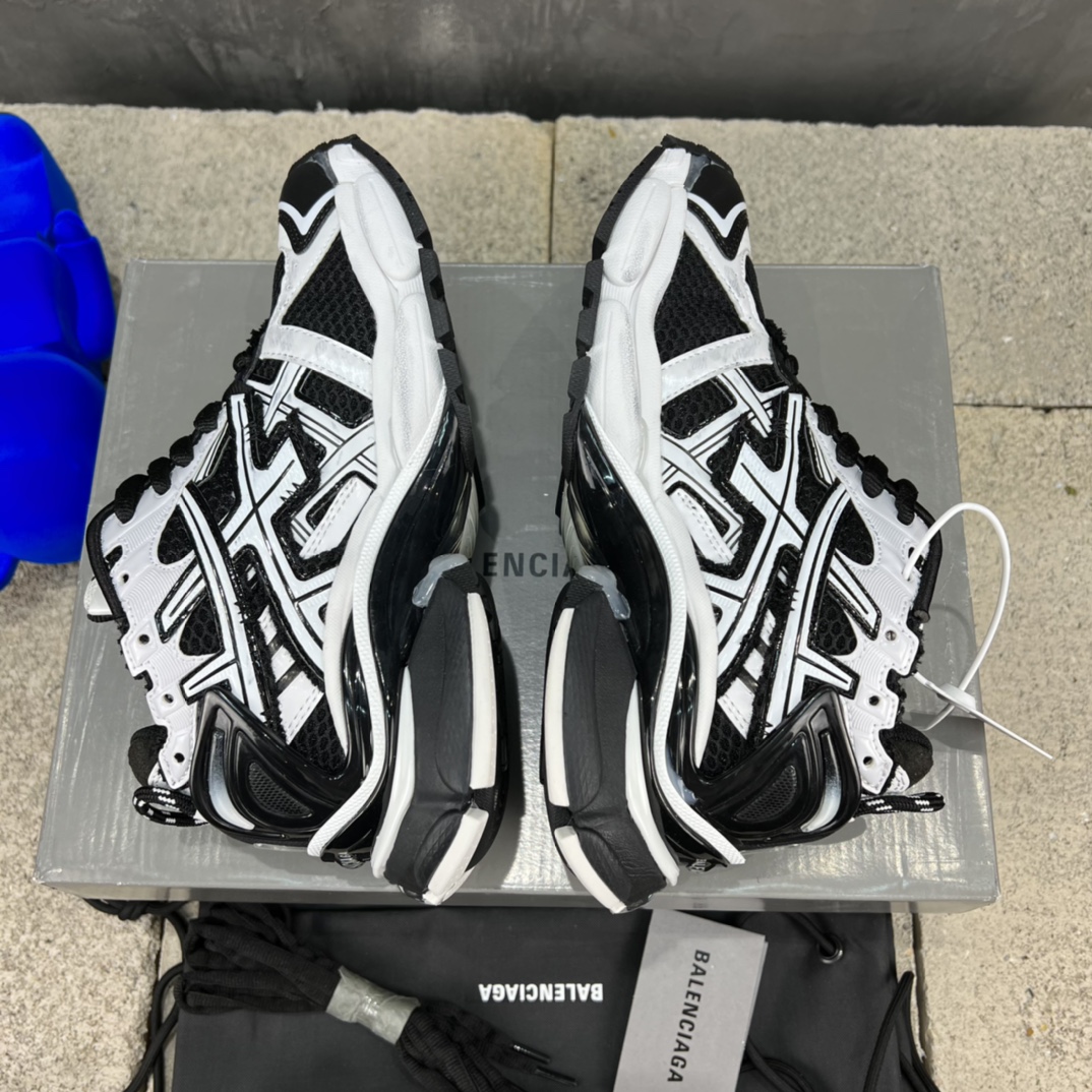 BALENCIAGA RUNNER