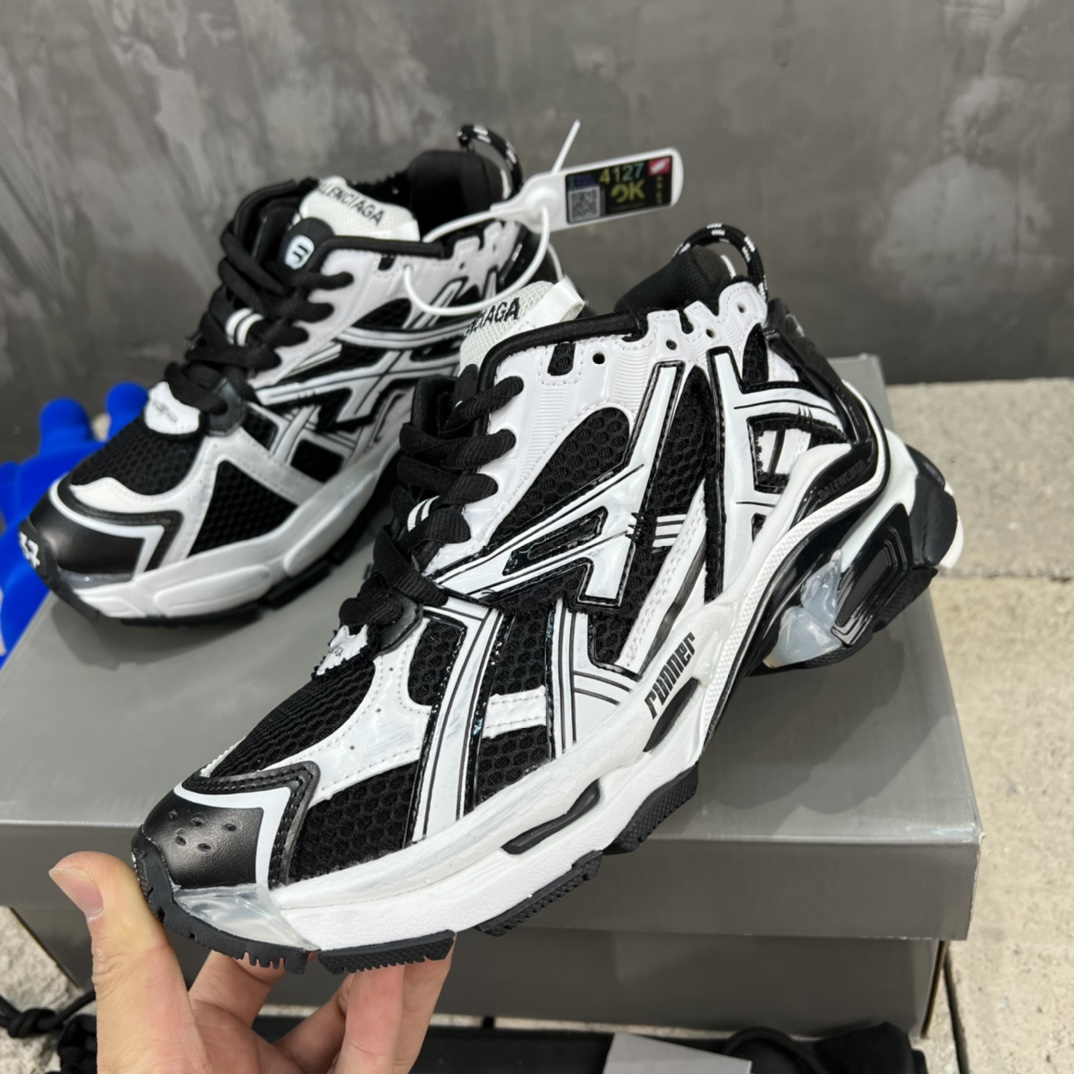 BALENCIAGA RUNNER