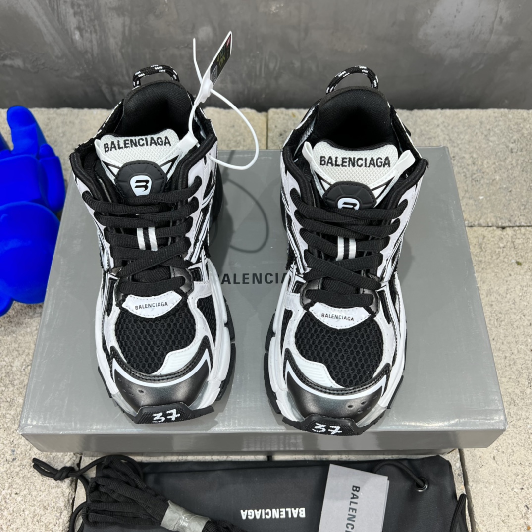 BALENCIAGA RUNNER