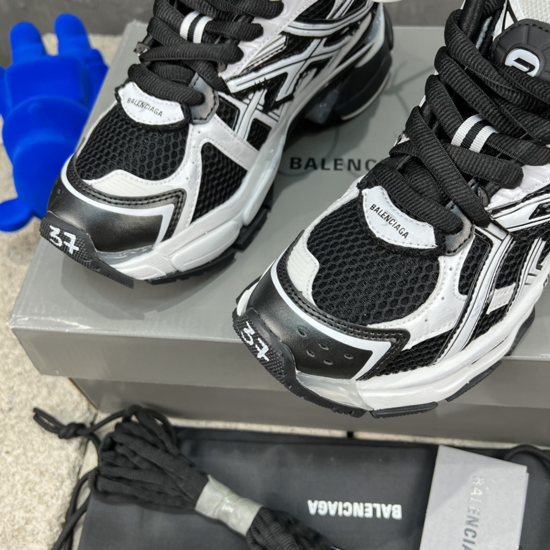 BALENCIAGA RUNNER