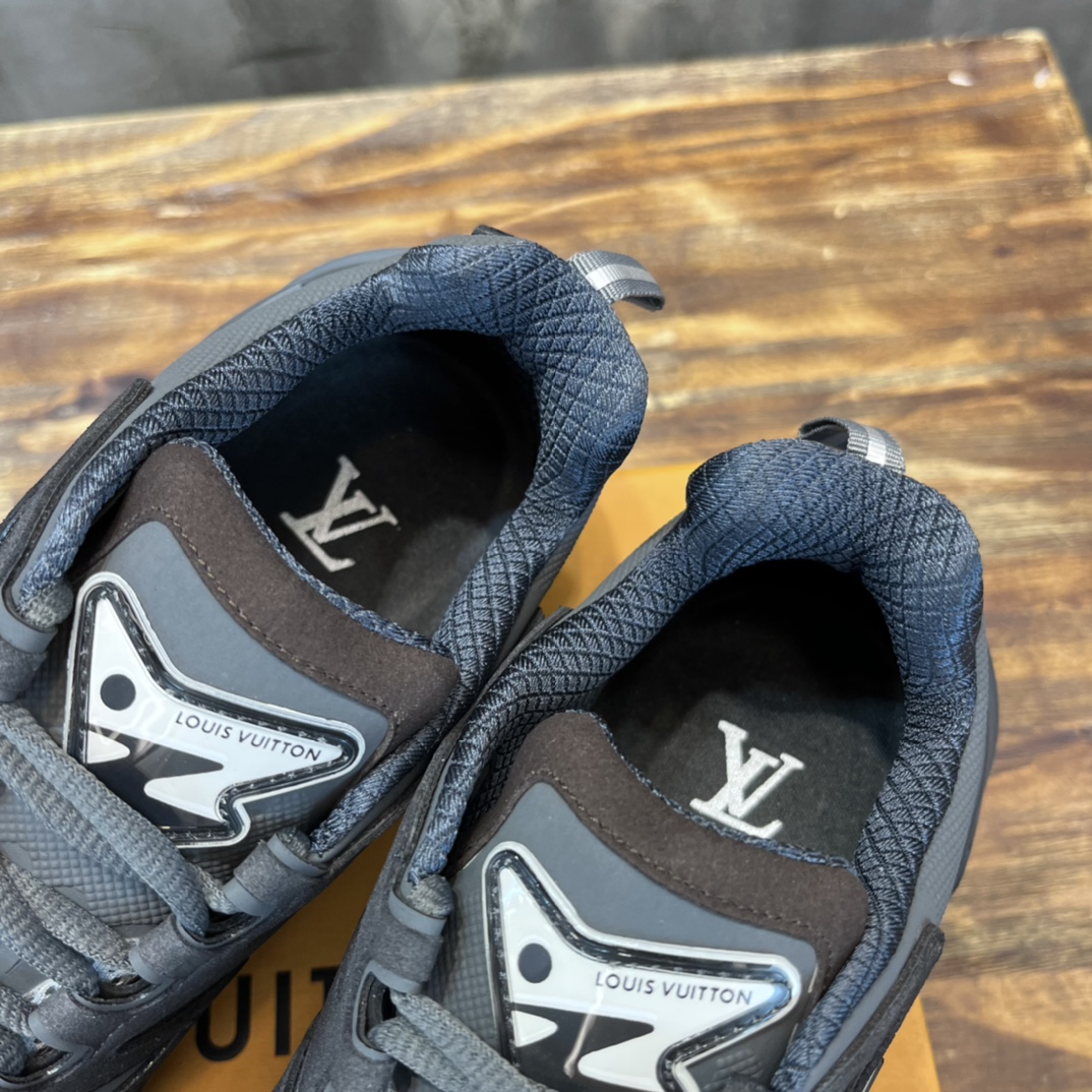 LV RUNNER TATIC