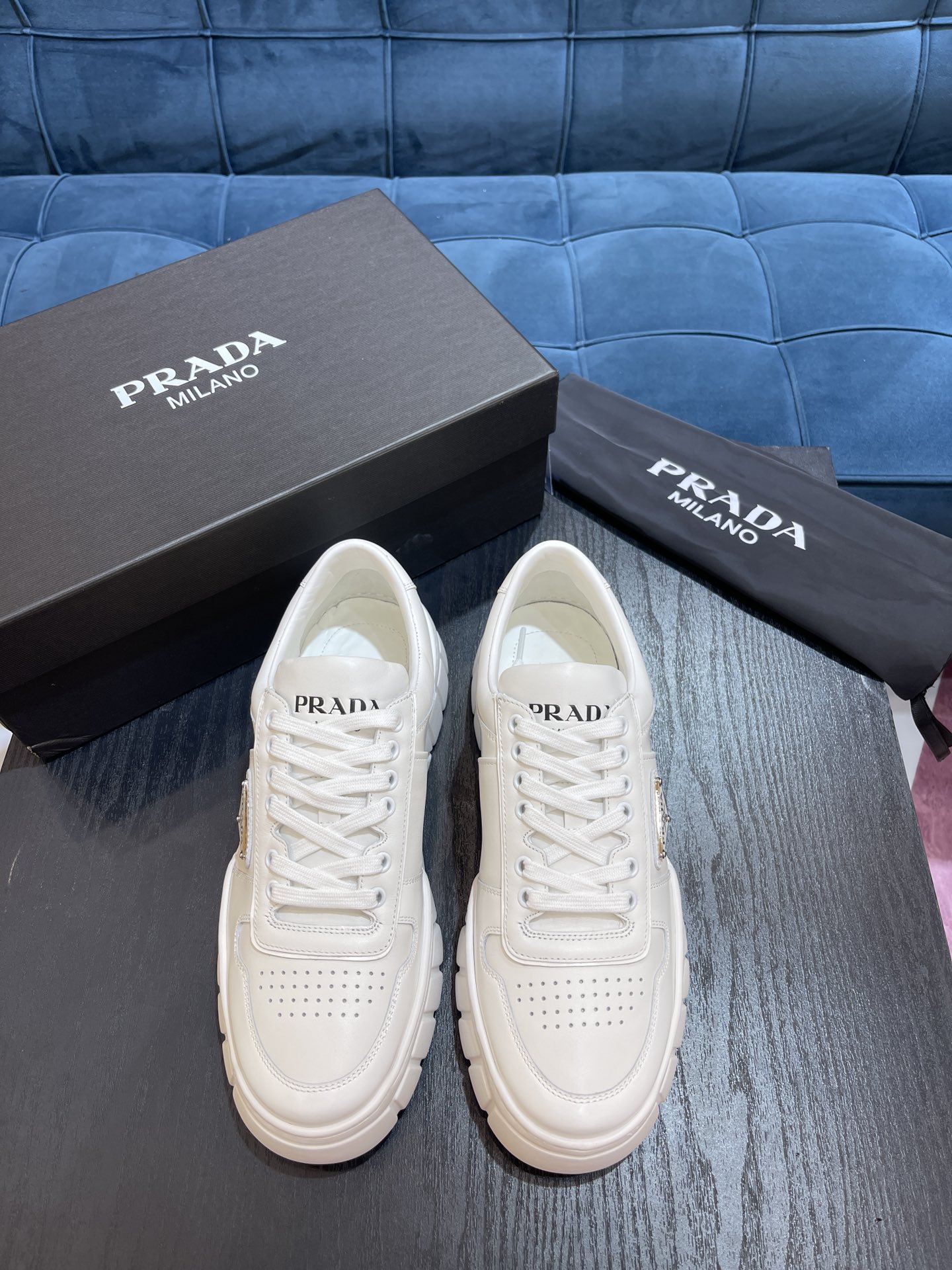 PRADA 