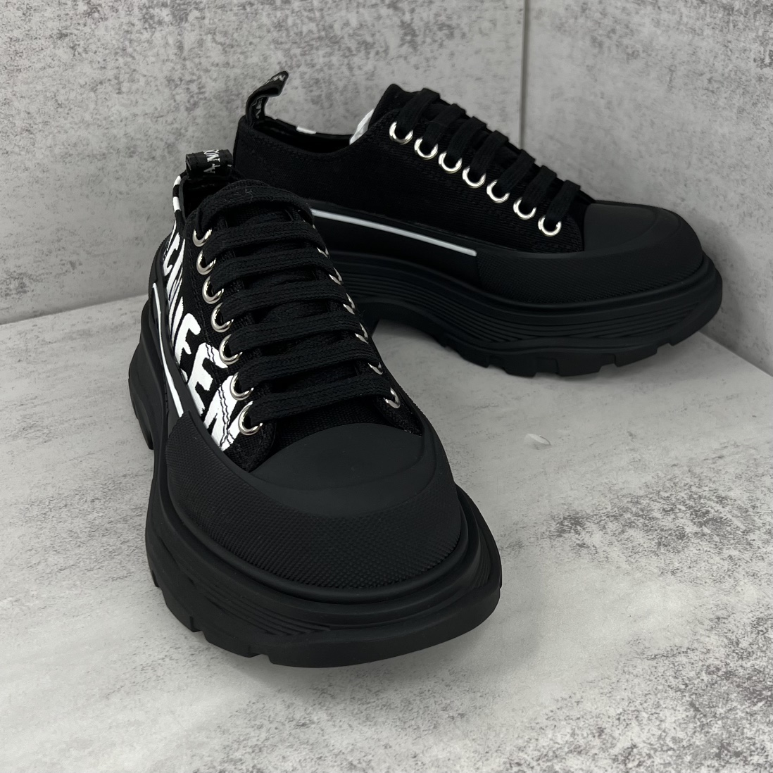MCQUEEN SNEAKER 