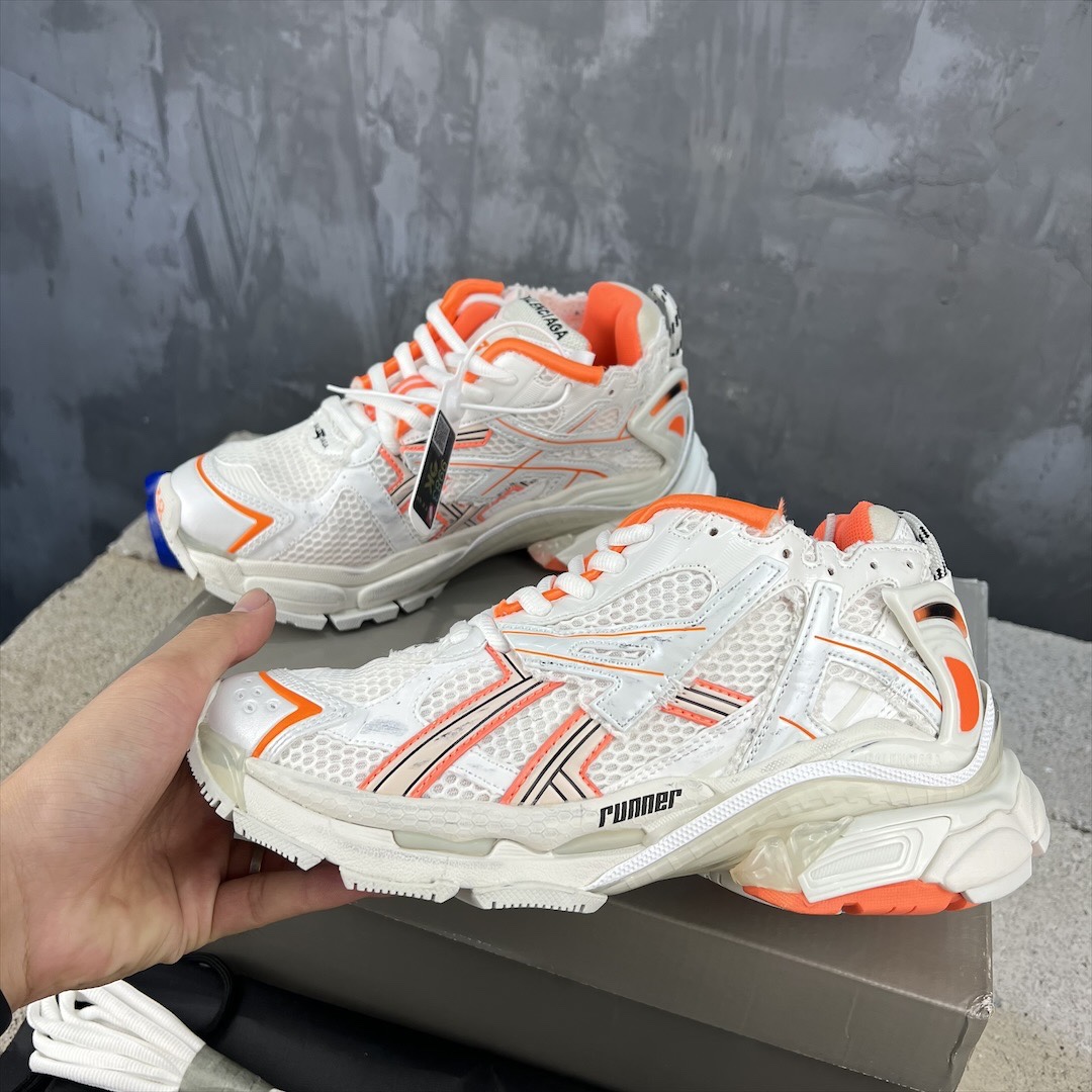 BALENCIAGA RUNNER