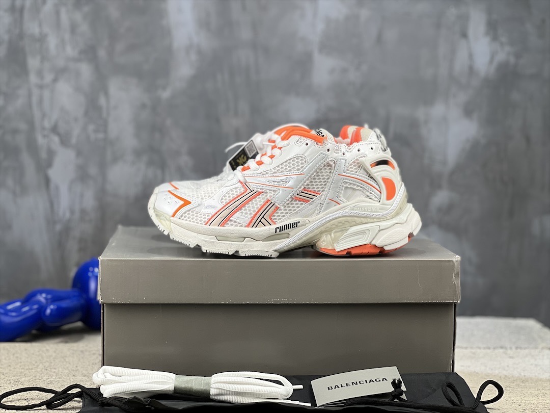 BALENCIAGA RUNNER