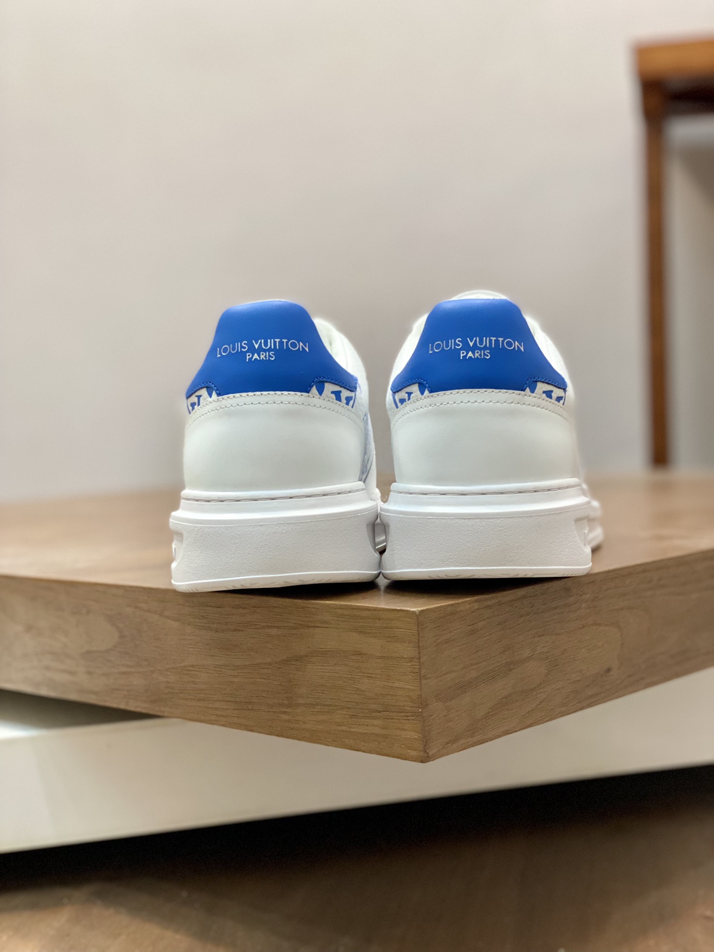 LV SNEAKER