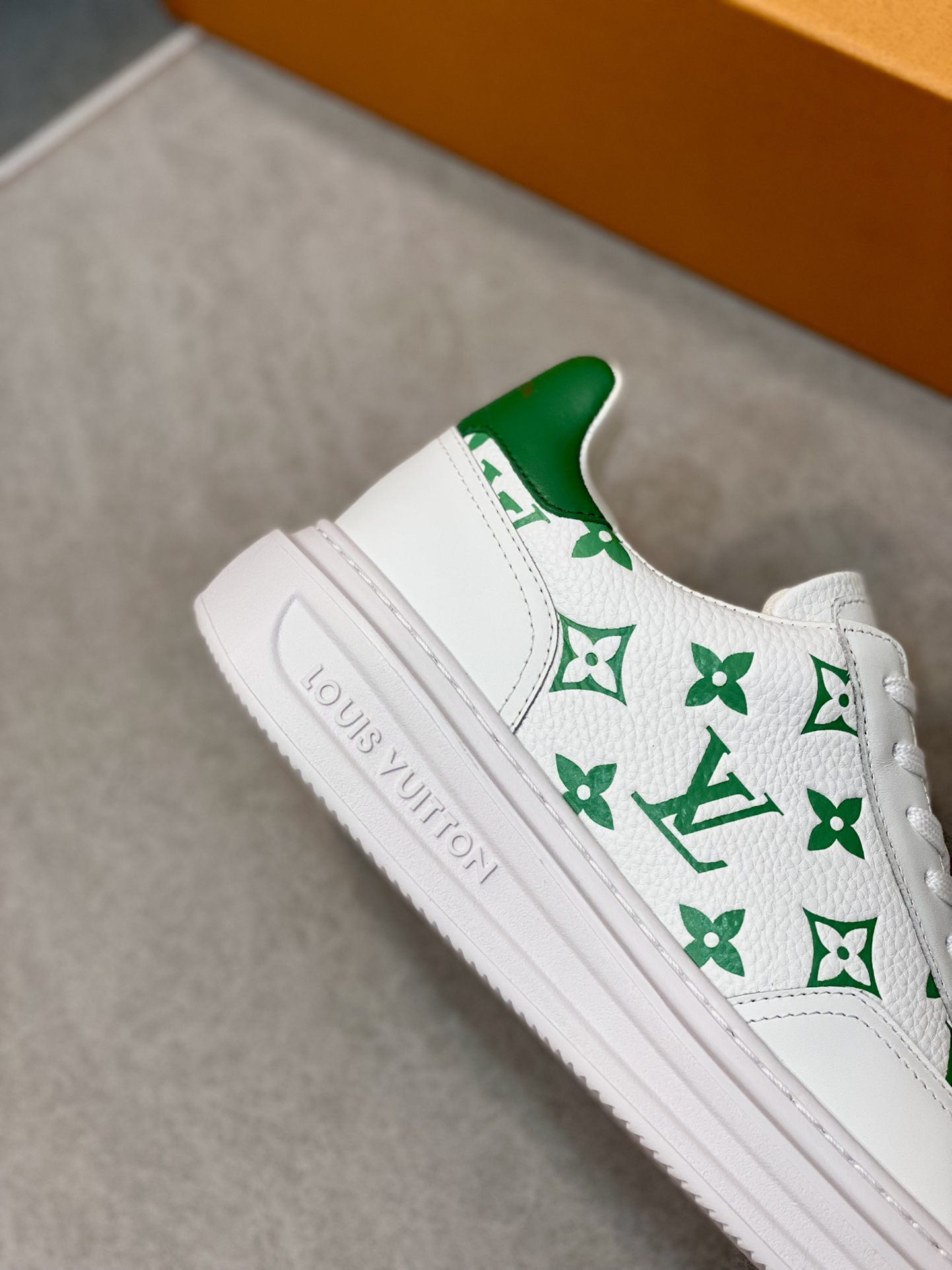 LV TRAINER