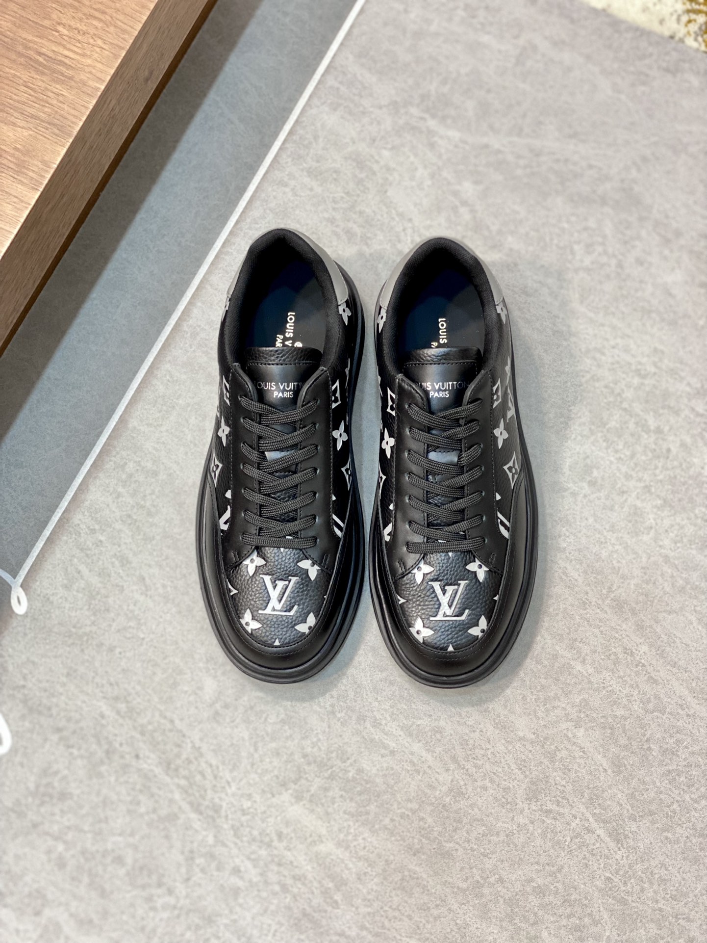 LV SNEAKER