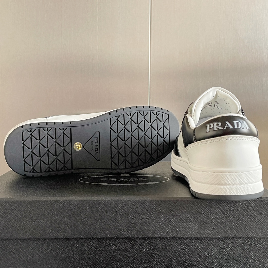 PRADA SNEAKER