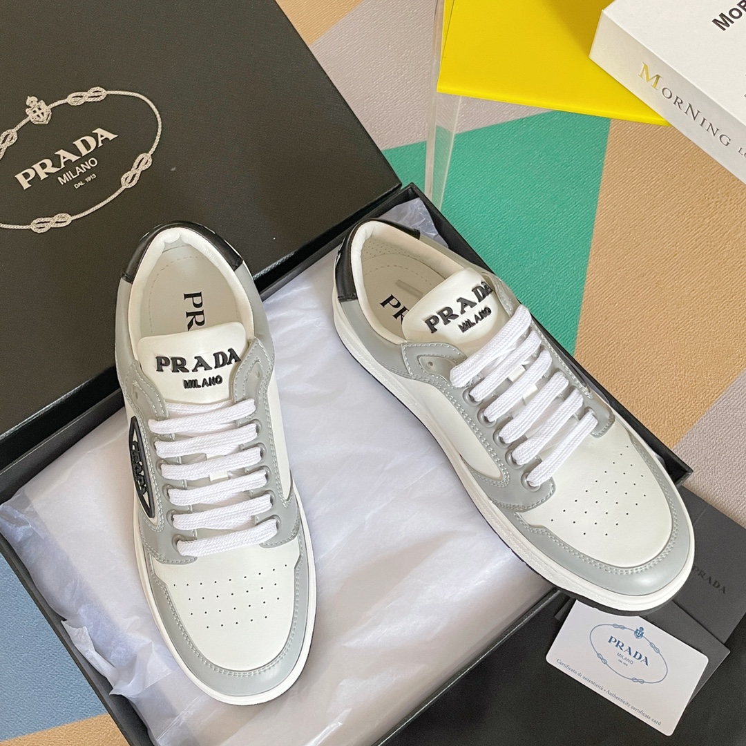 PRADA SNEAKER