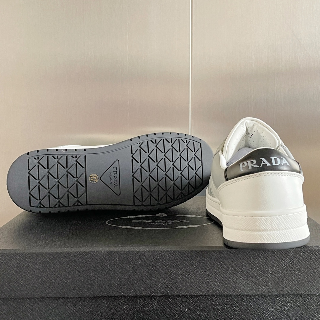PRADA SNEAKER