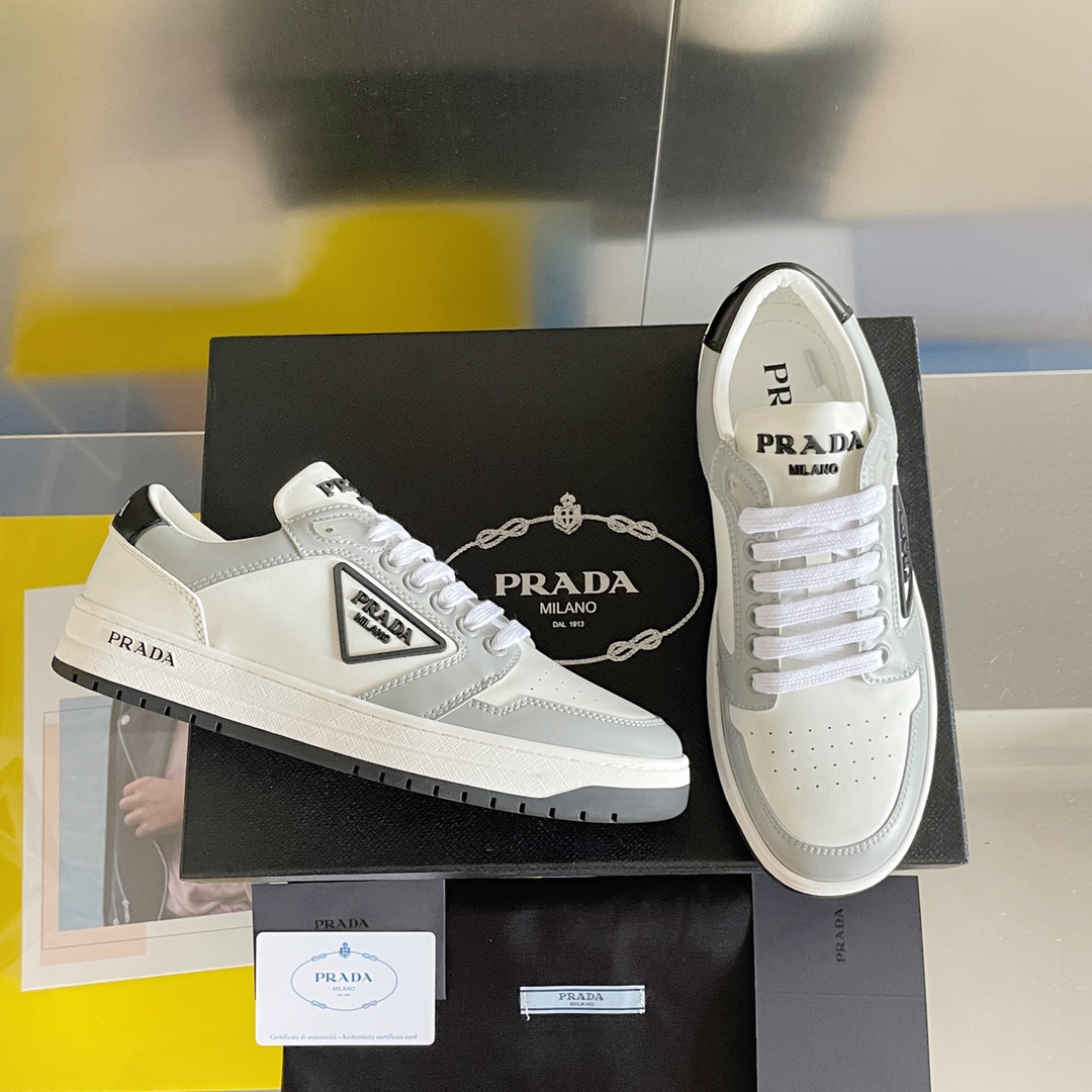 PRADA SNEAKER