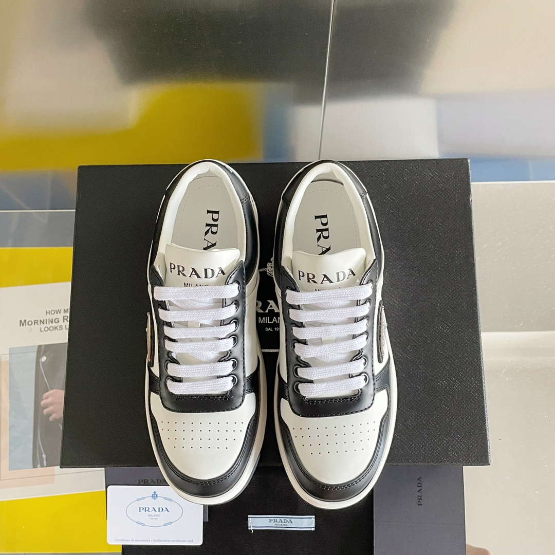 PRADA SNEAKER