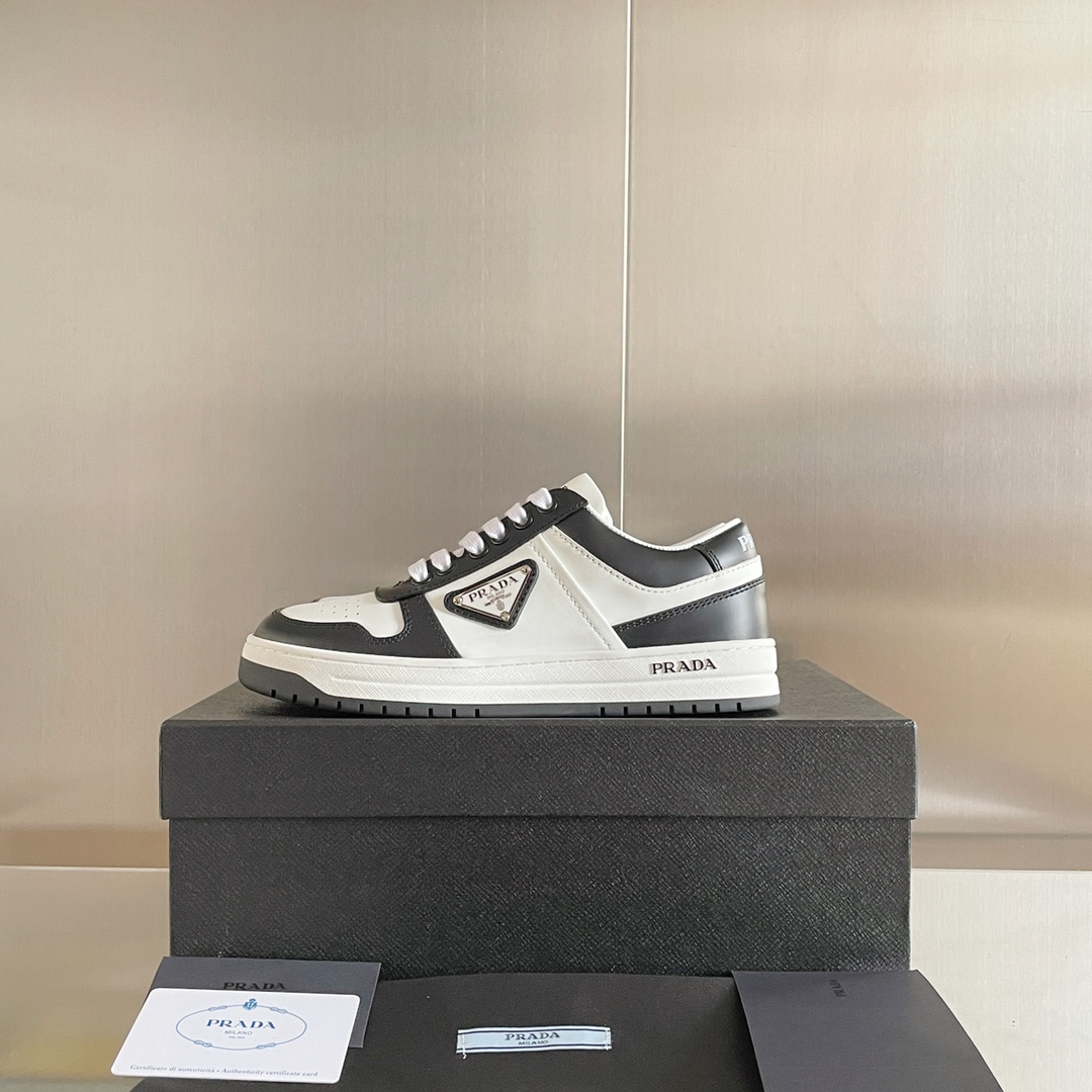 PRADA SNEAKER