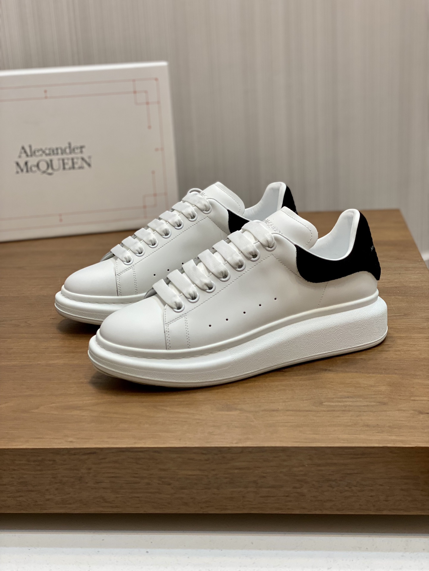 MCQUEEN SNEAKER