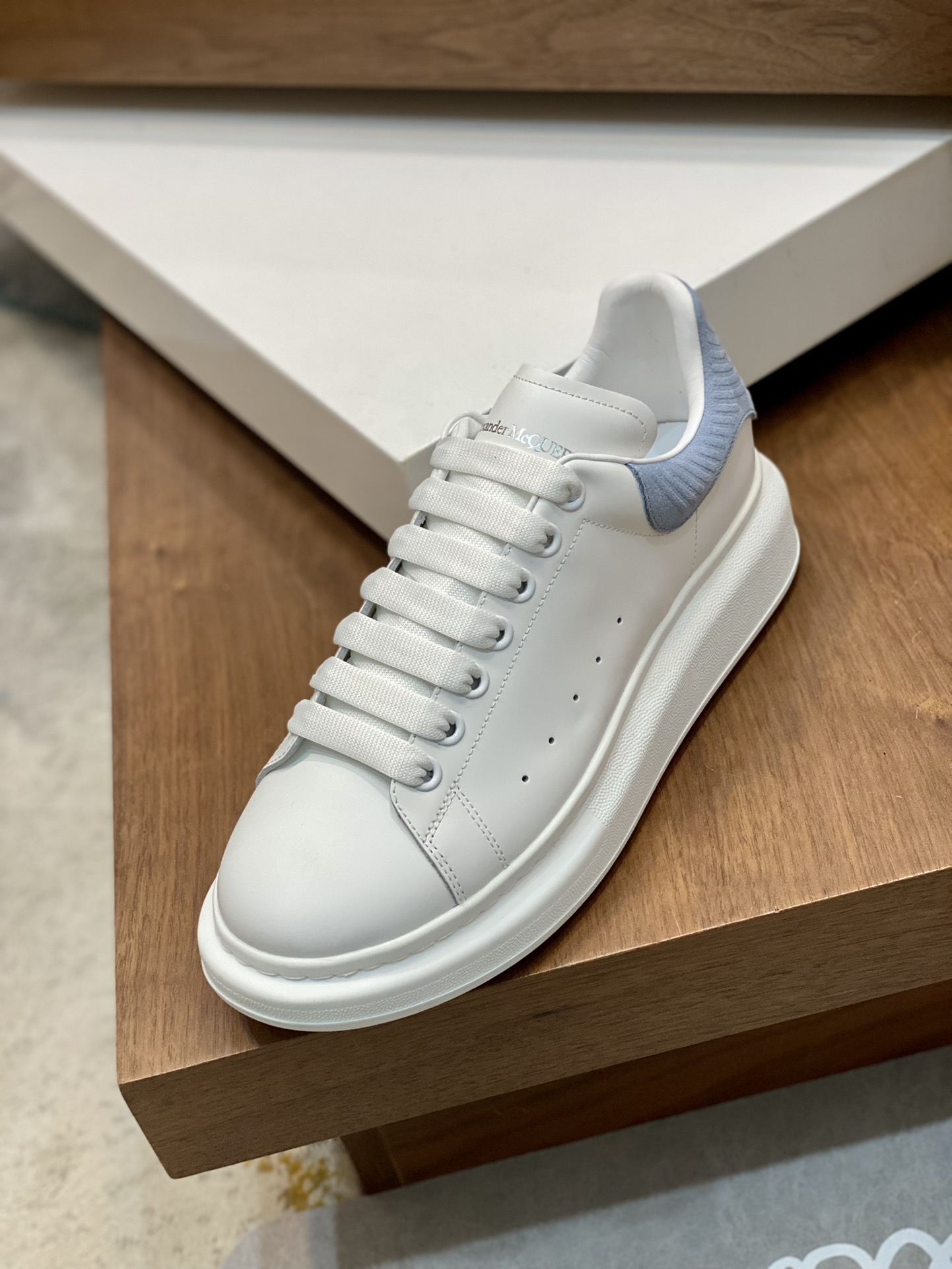 MCQUEEN SNEAKER