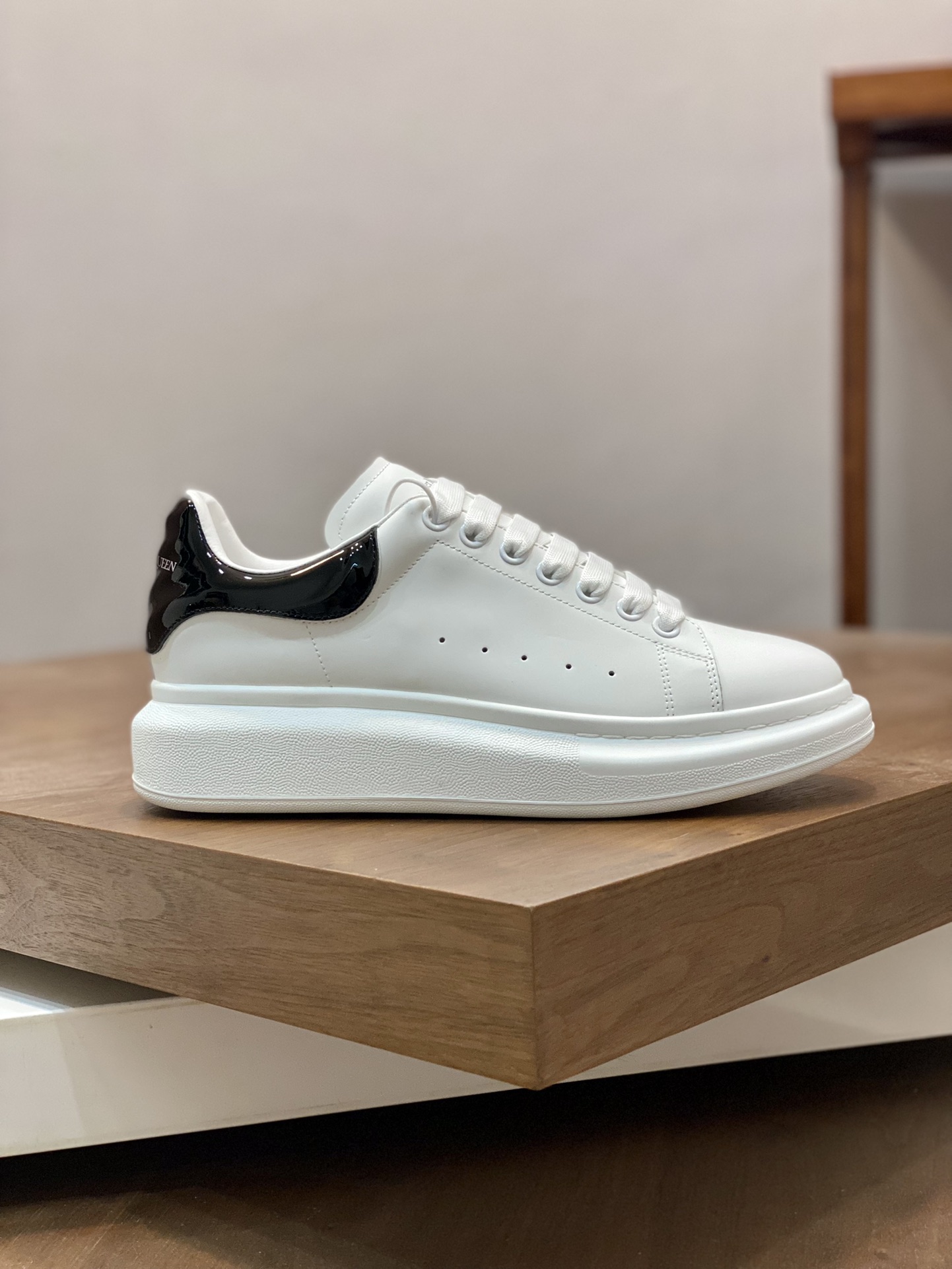 MCQUEEN SNEAKER