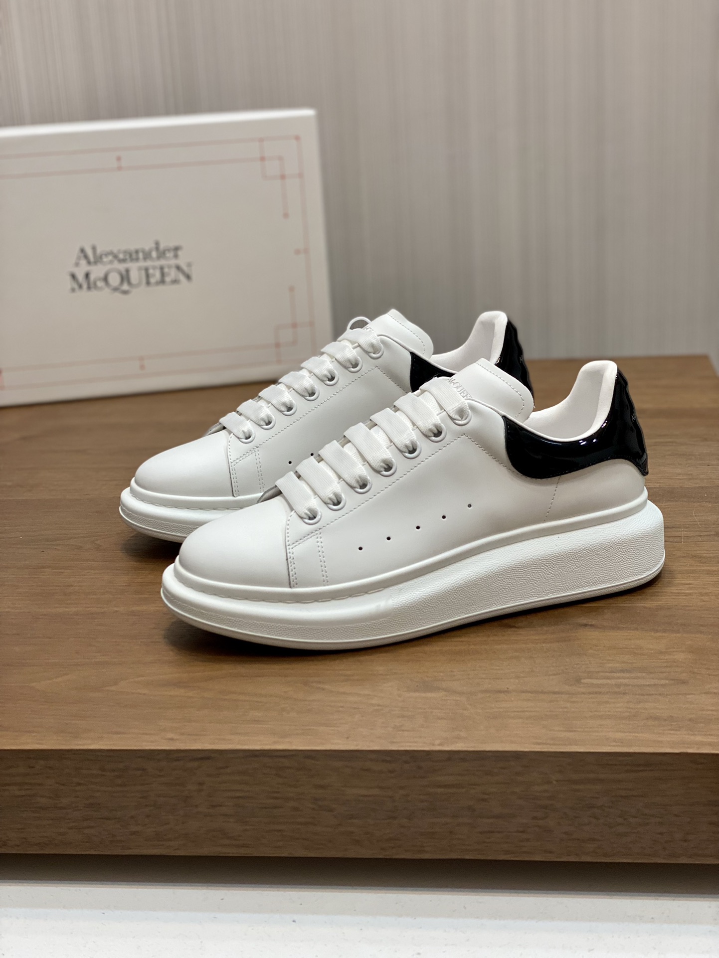 MCQUEEN SNEAKER