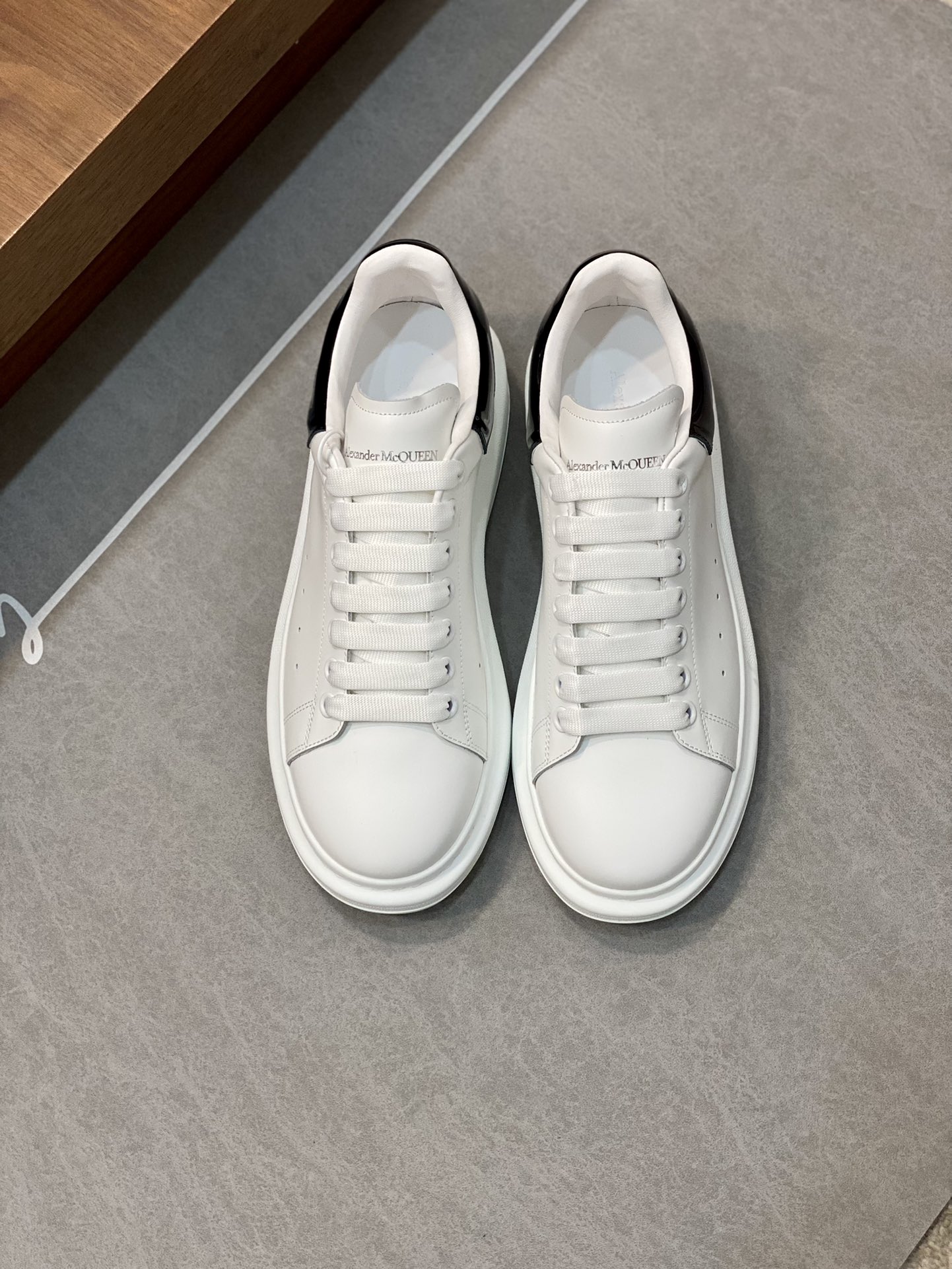 MCQUEEN SNEAKER