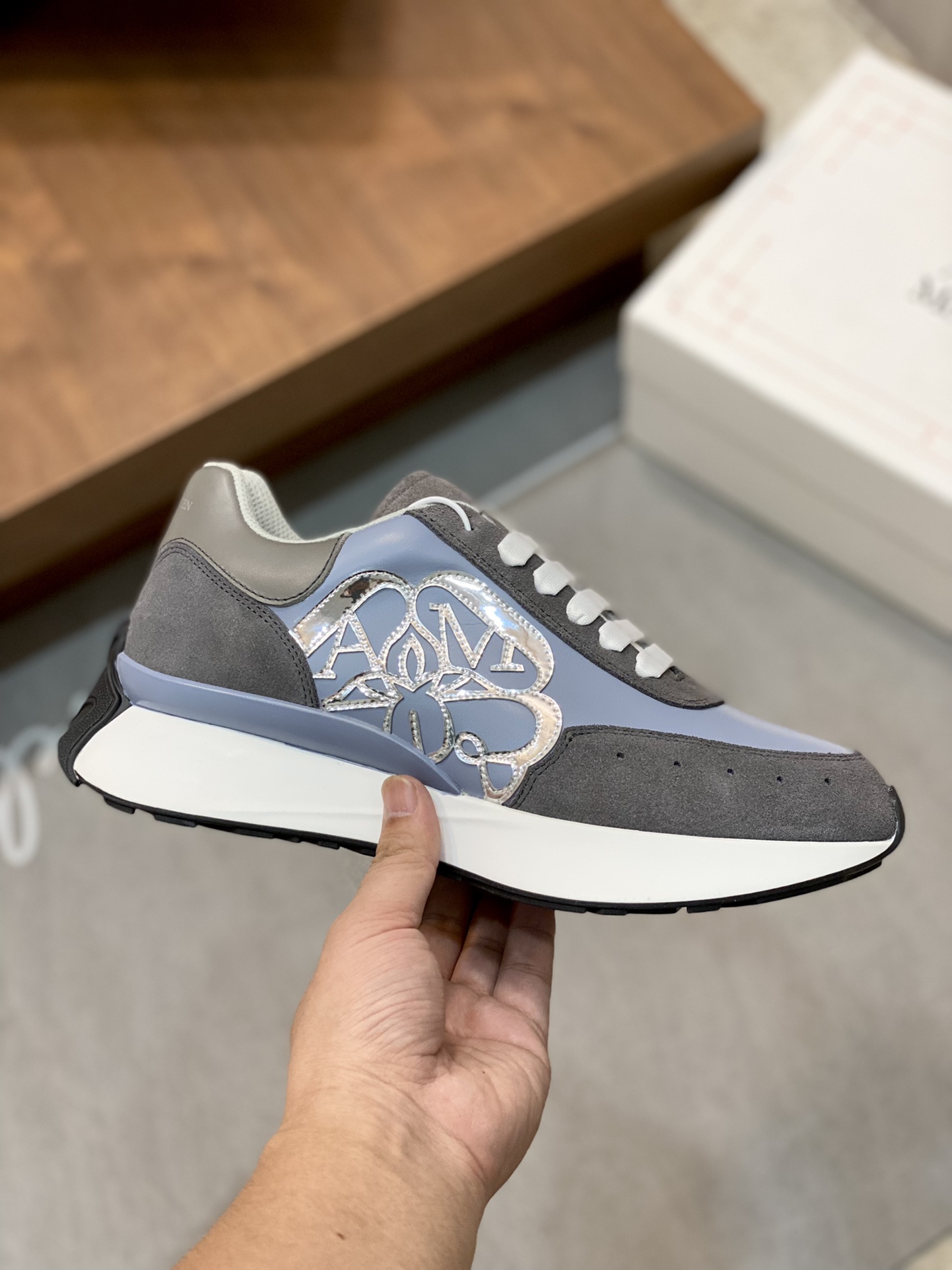 McQUEEN SNEAKER