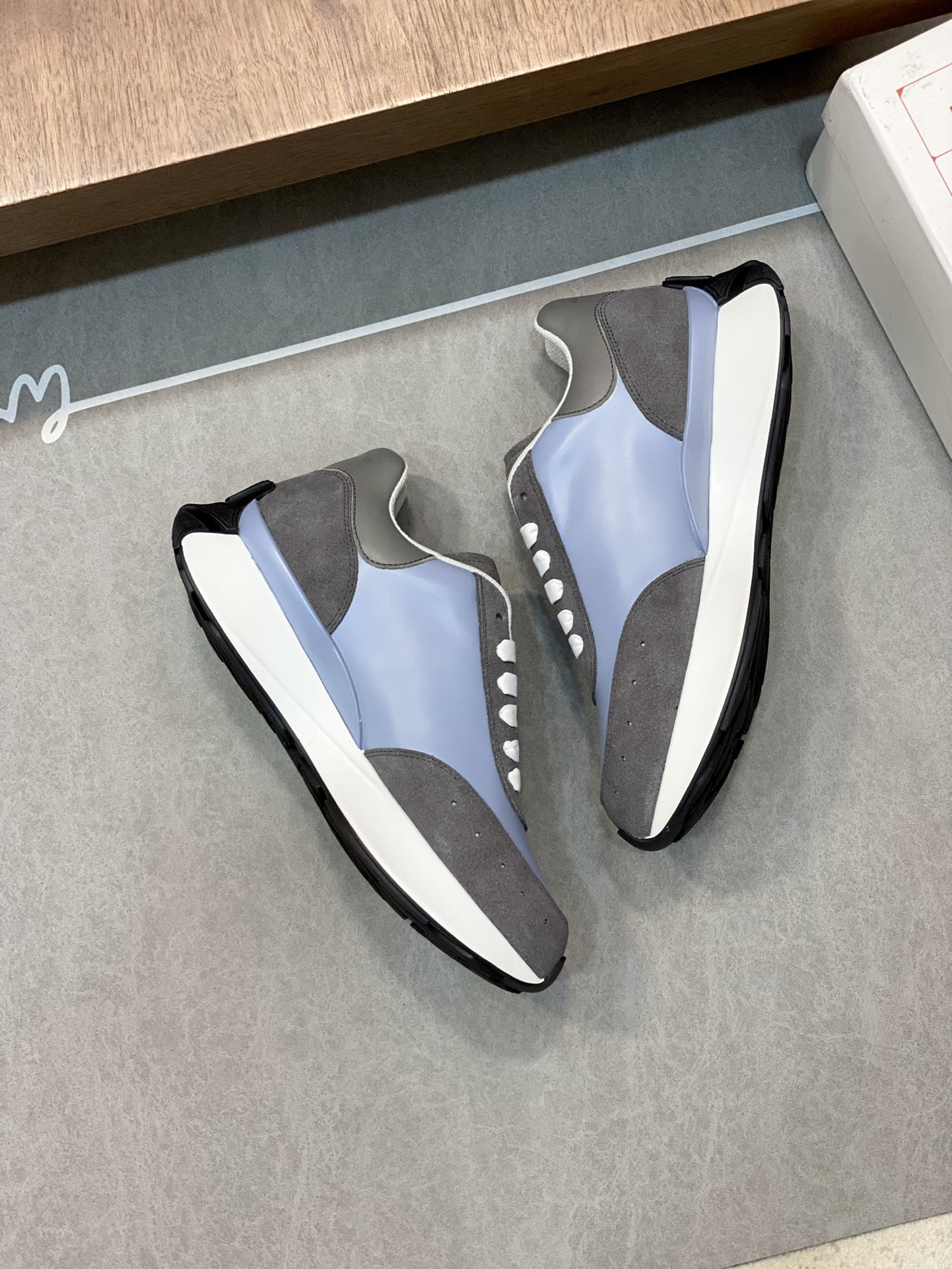 McQUEEN SNEAKER