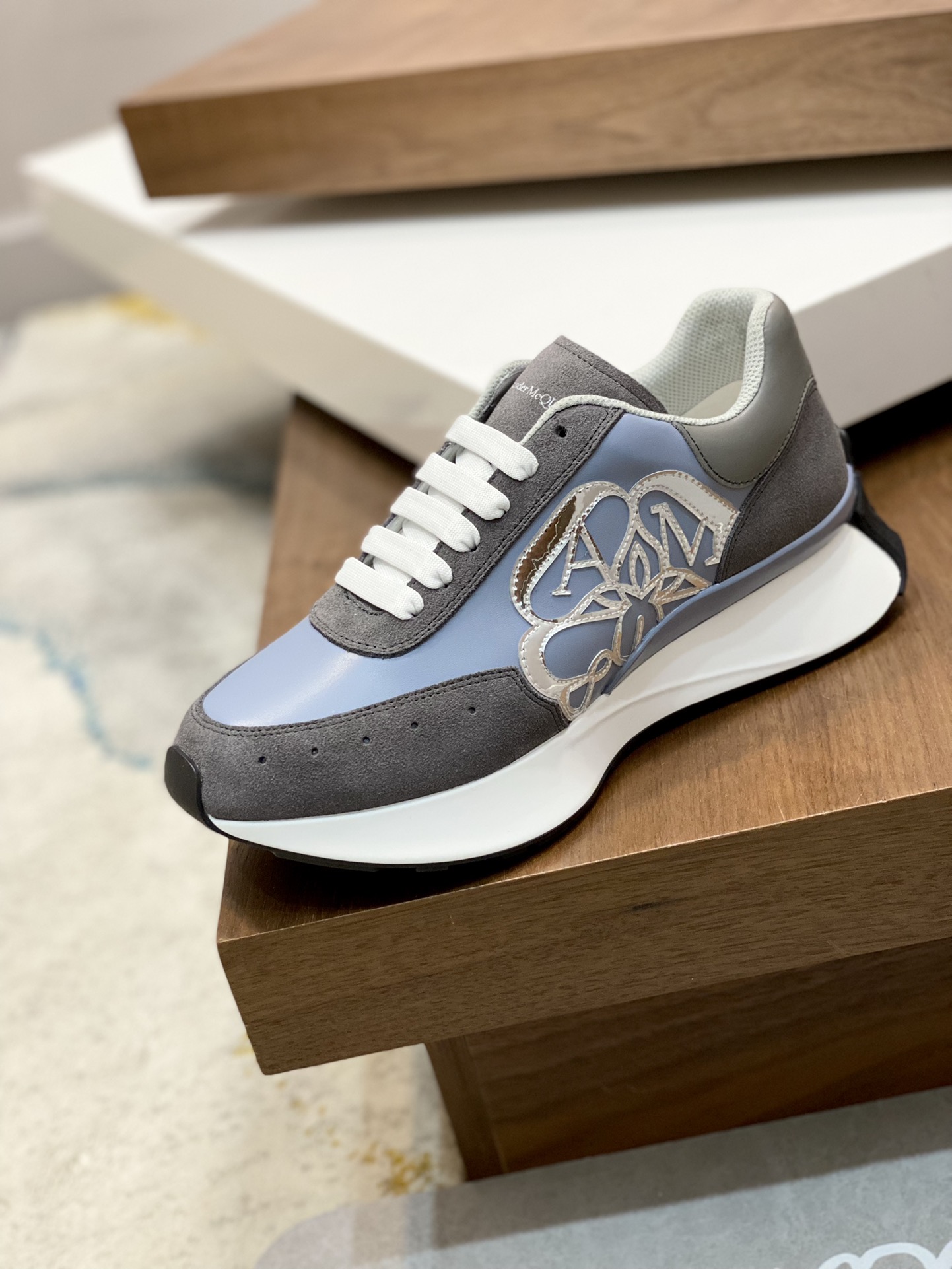 McQUEEN SNEAKER
