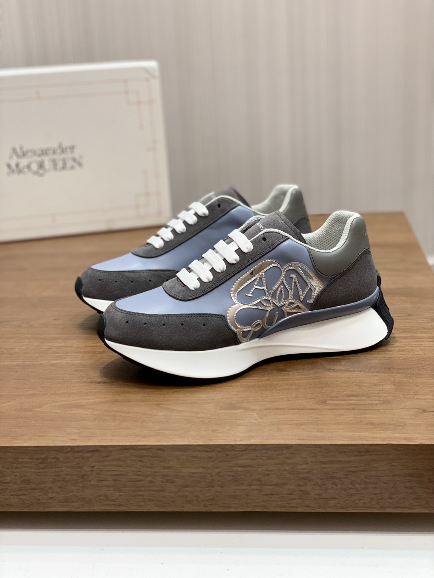 McQUEEN SNEAKER