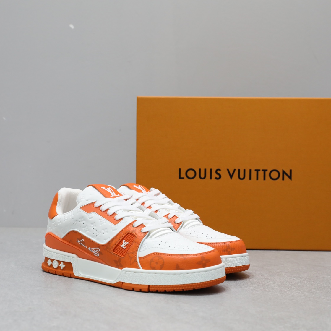 LV TRAIER
