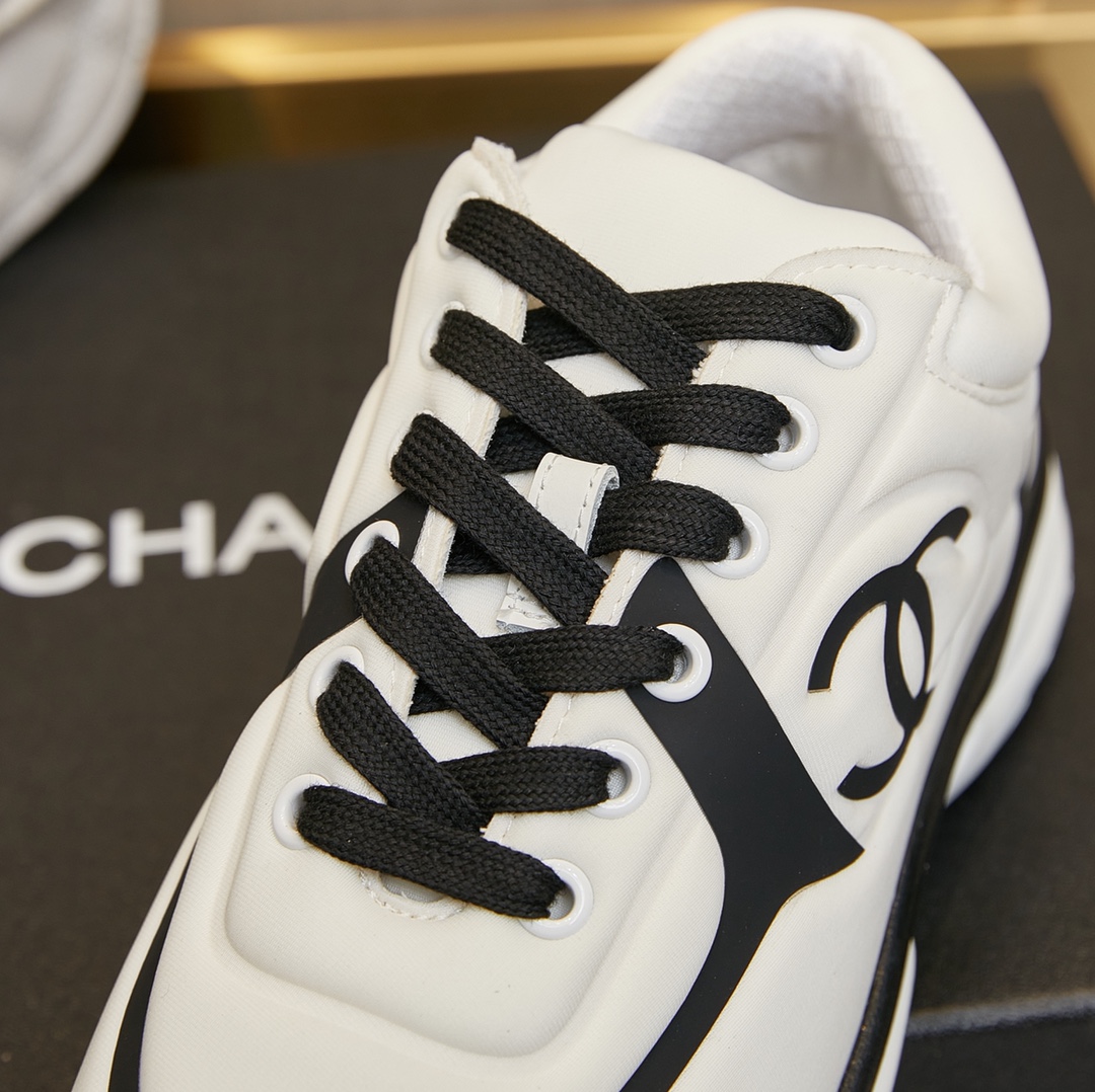 CHANEL SNEAKER