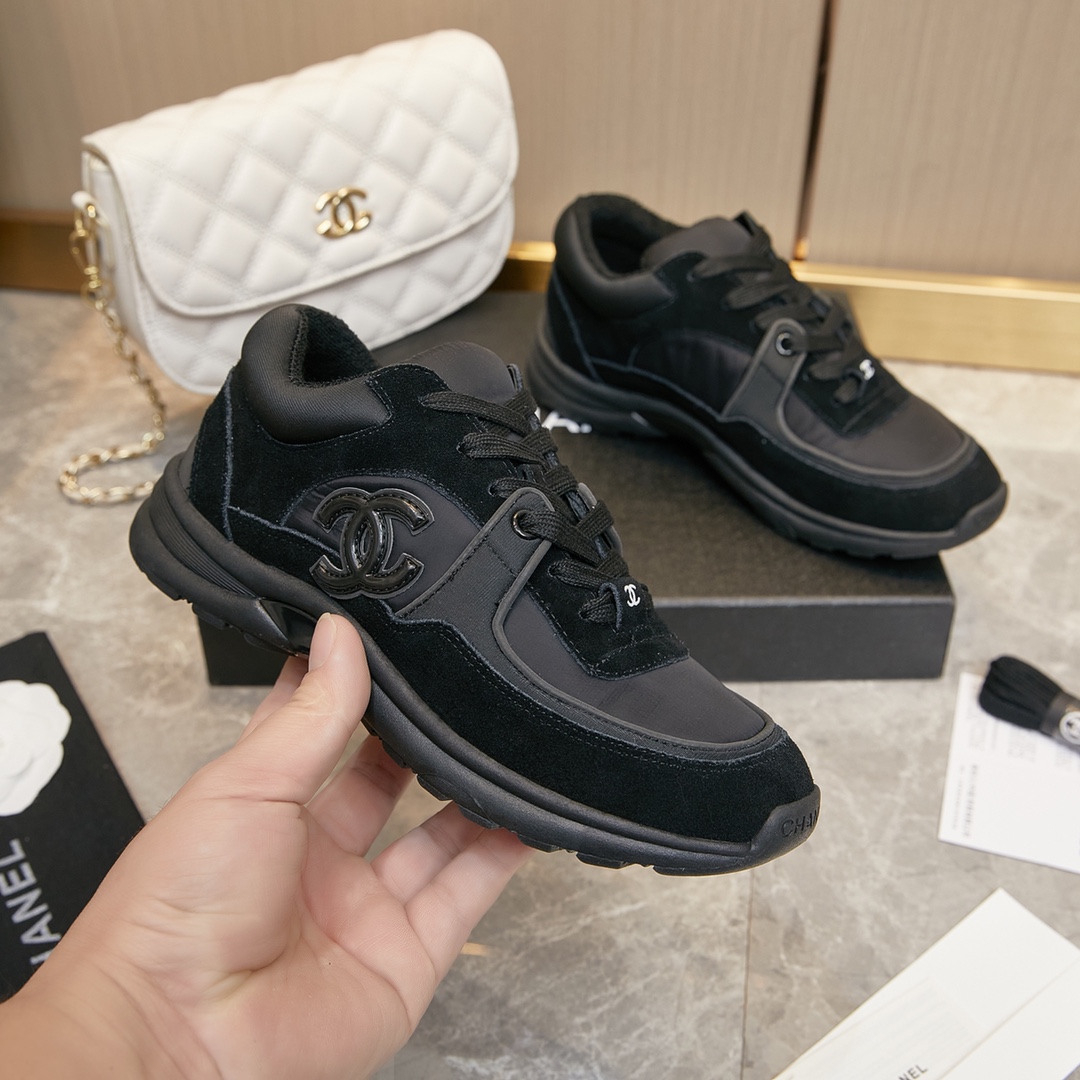 CHANEL SNEAKER