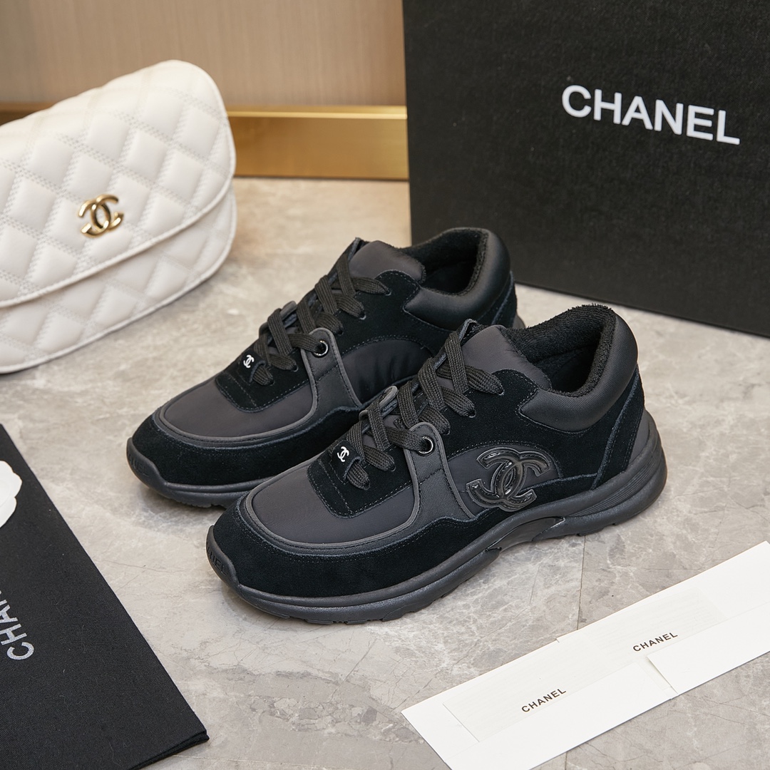 CHANEL SNEAKER