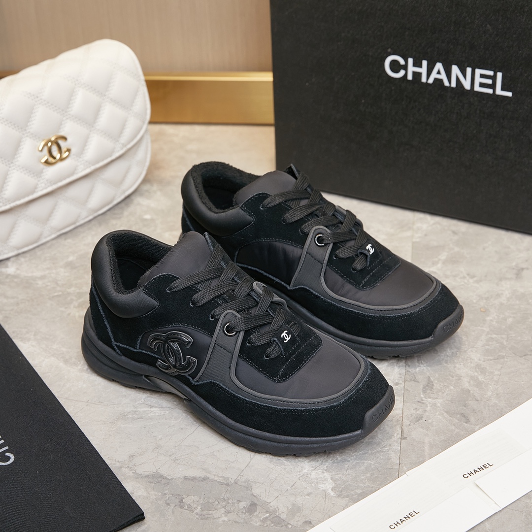 CHANEL SNEAKER