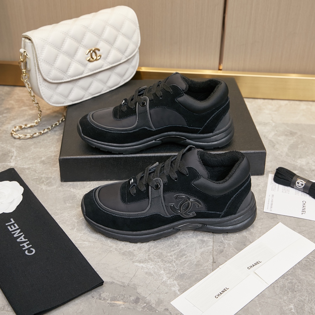 CHANEL SNEAKER