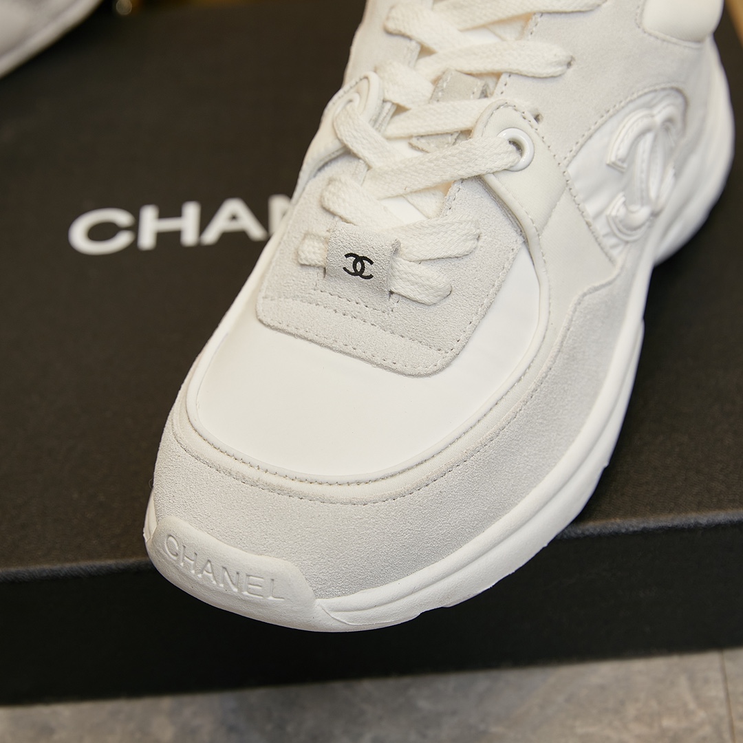 CHANEL SNEAKER