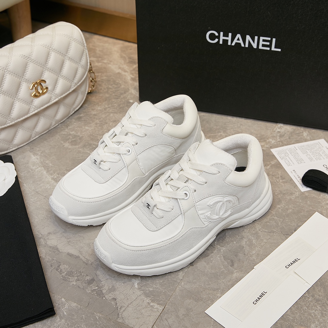 CHANEL SNEAKER