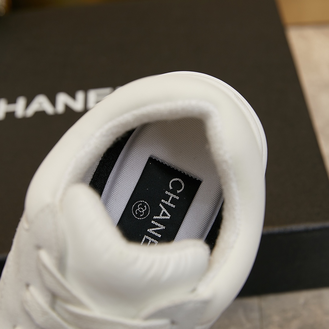 CHANEL SNEAKER