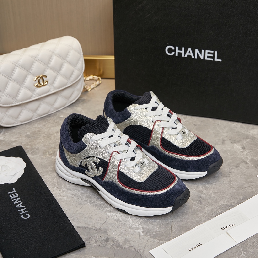 CHANEL SNEAKER