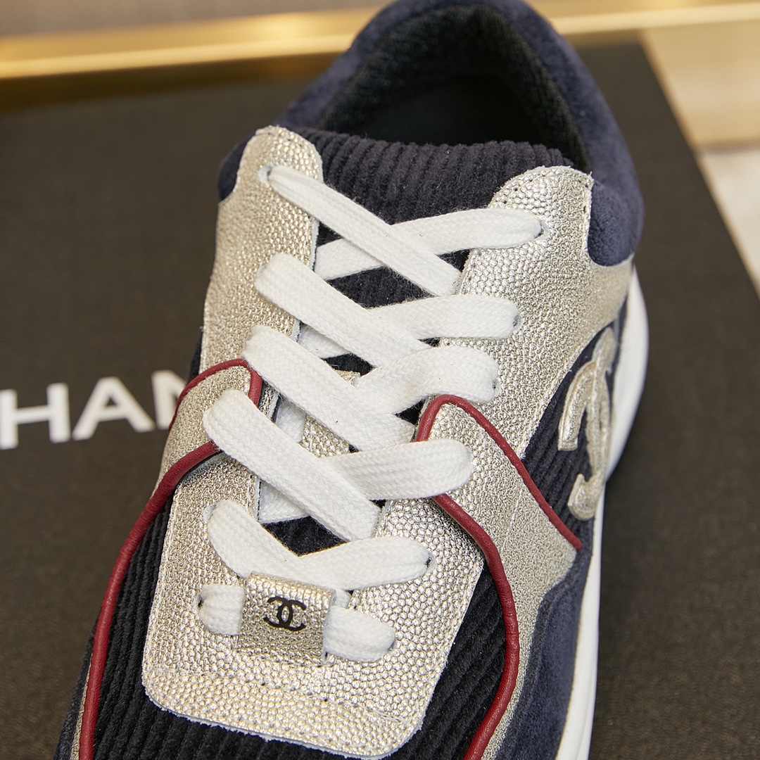 CHANEL SNEAKER